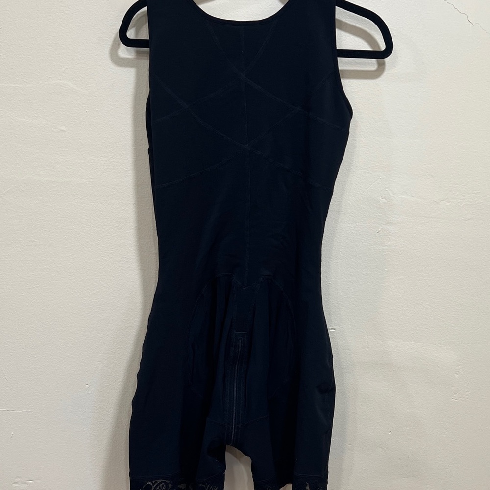 Black Full-Body Shapewear Romper - Picture 6 of 6